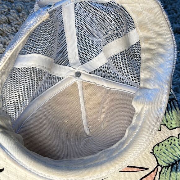 Vans Off the Wall Off To The Beach Mesh Trucker Hat - Picture 11 of 13